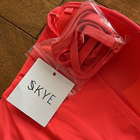 NWT Skye Kalila Strapless Tankini Top in size S, M, XL - Picture 6 of 7